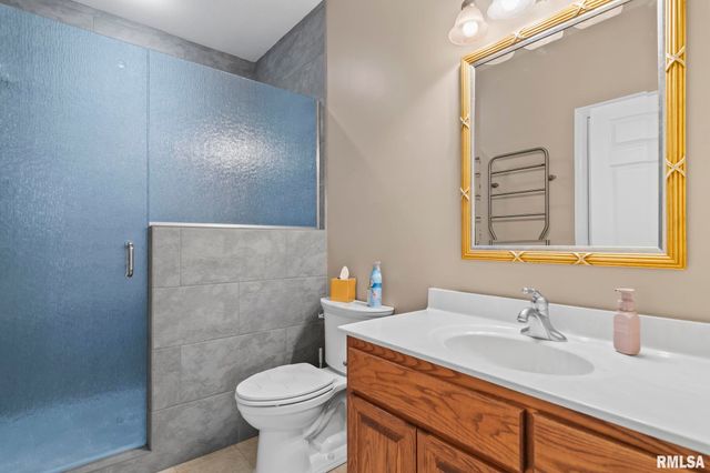 609 E Heights Avenue, Taylorville, IL 62568