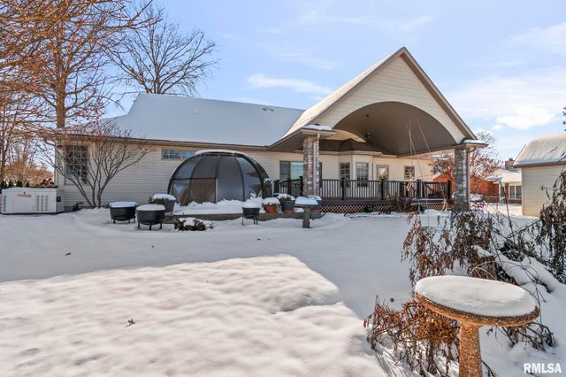 609 E Heights Avenue, Taylorville, IL 62568