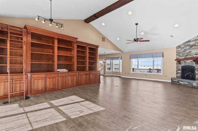 609 E Heights Avenue, Taylorville, IL 62568