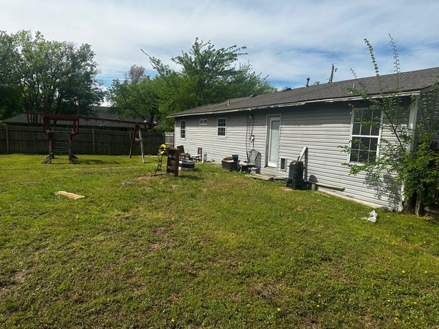 623 Grayson Street, Pottsboro, TX 75076