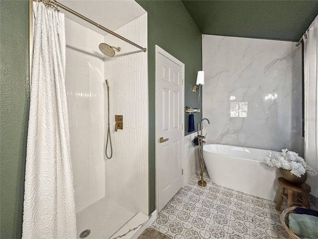 331 CASCADE LANE, Palm Harbor, FL 34684
