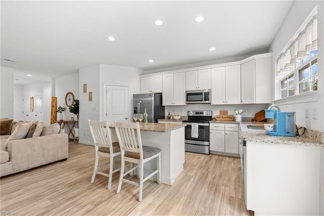 2440 Fieldsway DR, Chesapeake, VA 23320