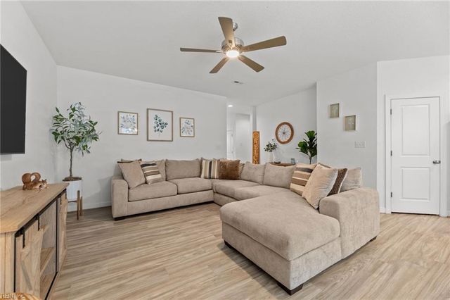 2440 Fieldsway DR, Chesapeake, VA 23320