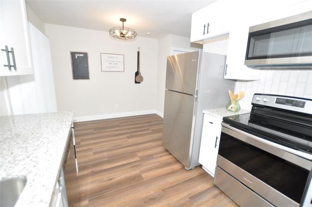 2655 Fountain View Street 3, New Caney, TX 77357