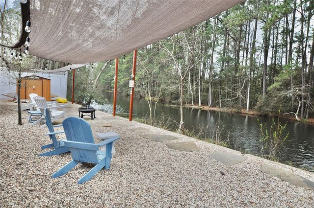 2655 Fountain View Street 3, New Caney, TX 77357