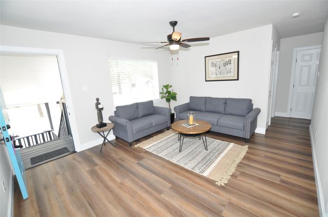 2655 Fountain View Street 3, New Caney, TX 77357
