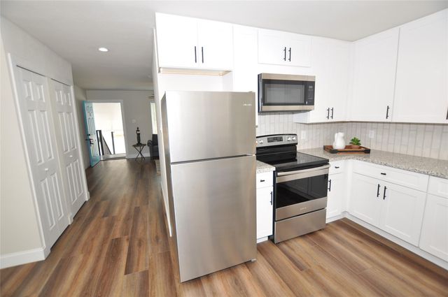2655 Fountain View Street 3, New Caney, TX 77357