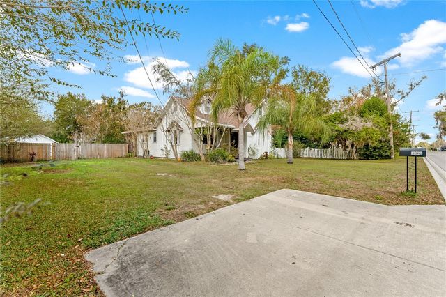 13627 13TH STREET, Dade City, FL 33525