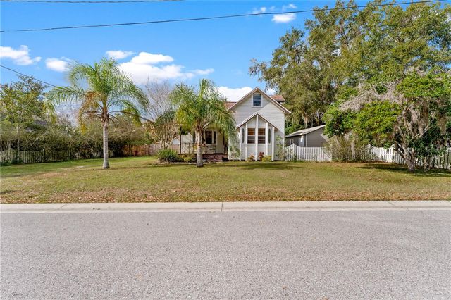 13627 13TH STREET, Dade City, FL 33525