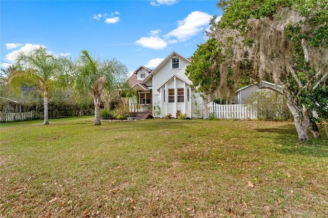 13627 13TH STREET, Dade City, FL 33525