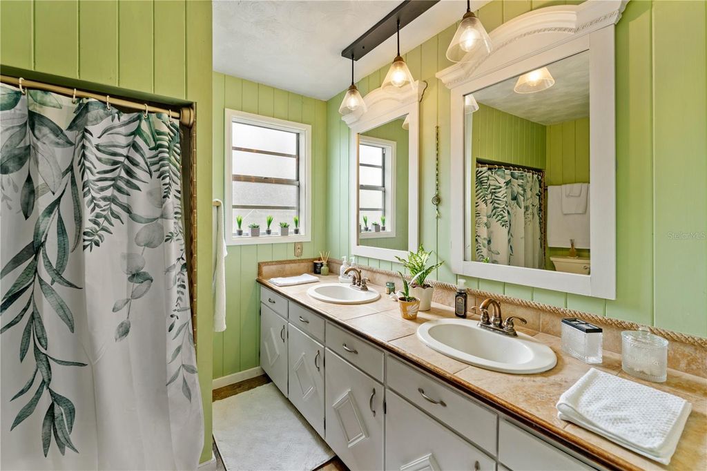 Image 19 of property listing at 13627 13TH STREET, Dade City, FL 33525