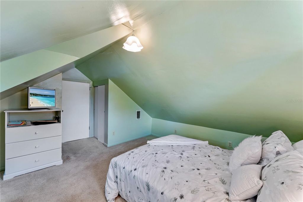 Image 23 of property listing at 13627 13TH STREET, Dade City, FL 33525