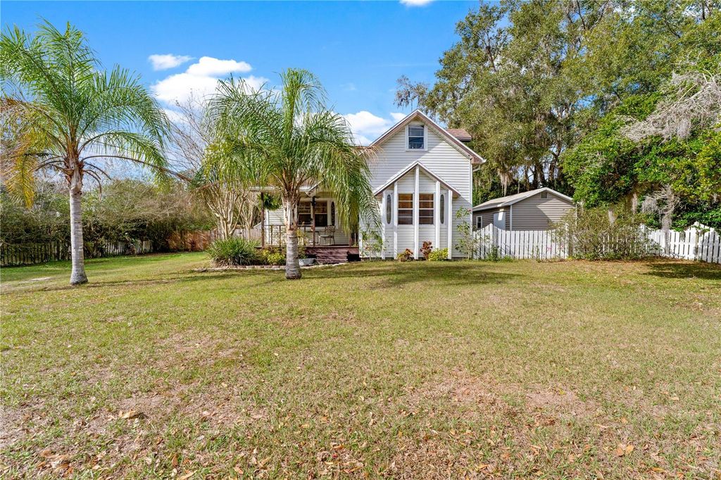 Image 4 of property listing at 13627 13TH STREET, Dade City, FL 33525