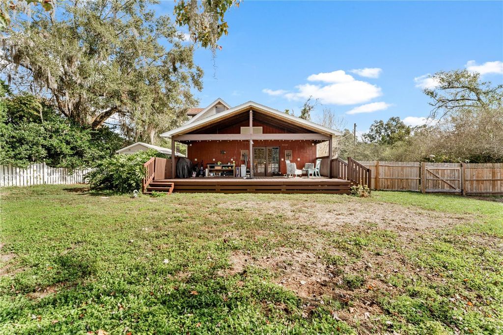 Image 32 of property listing at 13627 13TH STREET, Dade City, FL 33525