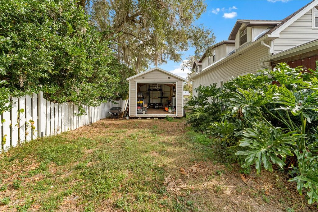 Image 36 of property listing at 13627 13TH STREET, Dade City, FL 33525