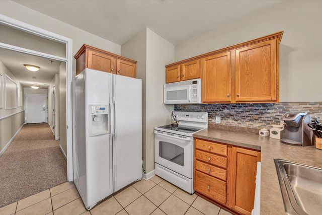 1245 Graves Harbor TRL 244, Huddleston, VA 24104