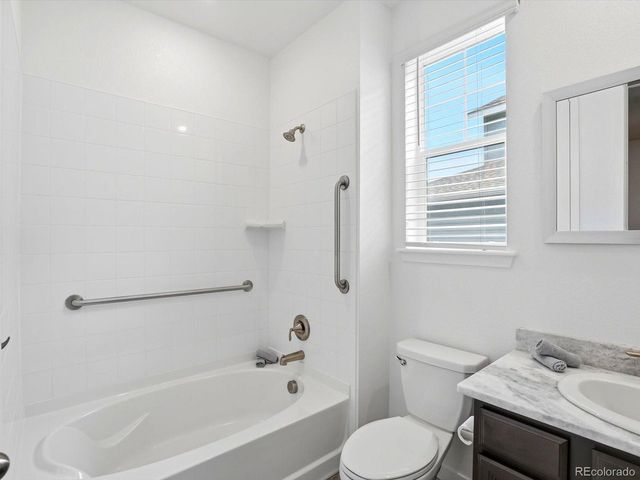 982 High Point Trl, Elizabeth, CO 80107