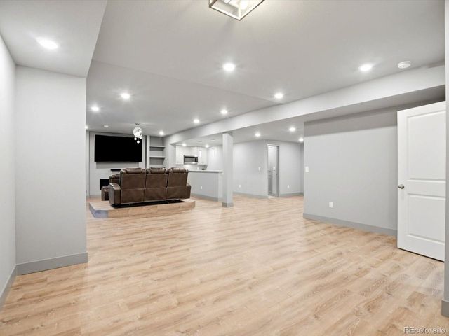 982 High Point Trl, Elizabeth, CO 80107