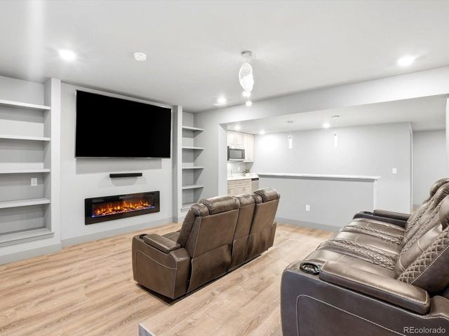 982 High Point Trl, Elizabeth, CO 80107