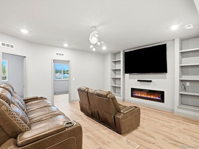 982 High Point Trl, Elizabeth, CO 80107