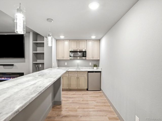 982 High Point Trl, Elizabeth, CO 80107