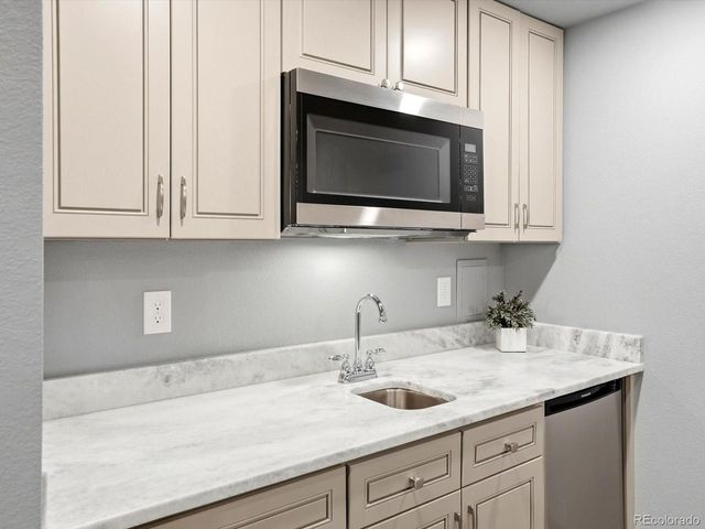 982 High Point Trl, Elizabeth, CO 80107