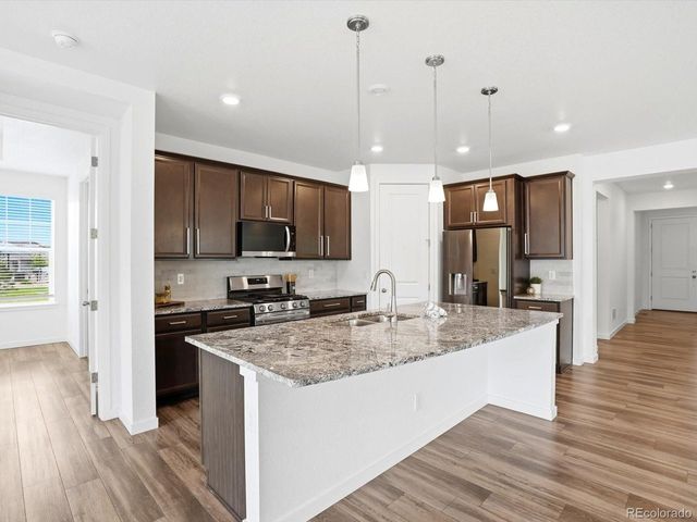 982 High Point Trl, Elizabeth, CO 80107