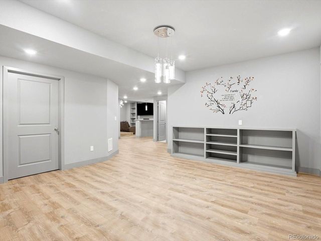 982 High Point Trl, Elizabeth, CO 80107