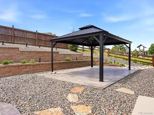 982 High Point Trl, Elizabeth, CO 80107