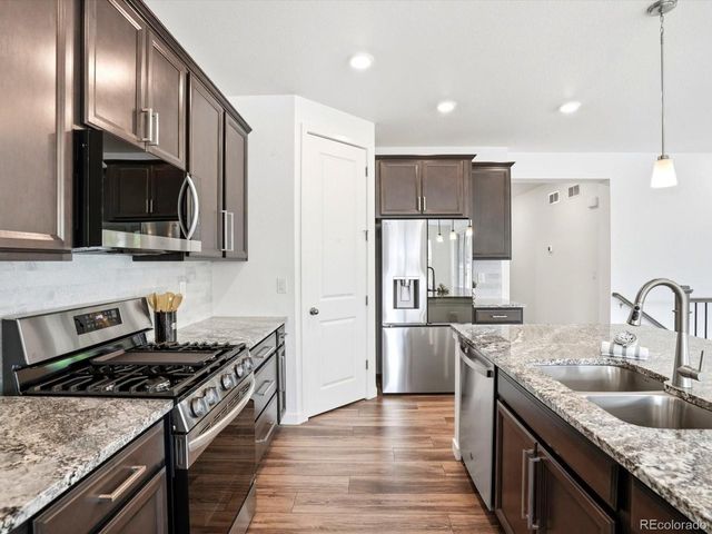 982 High Point Trl, Elizabeth, CO 80107
