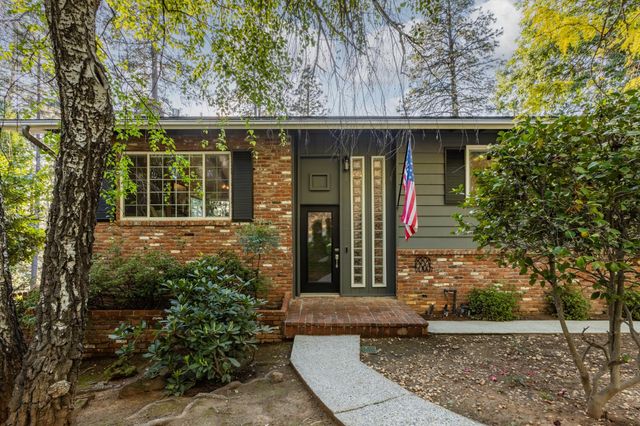 17082 Alioto Dr, Grass Valley, CA 95949