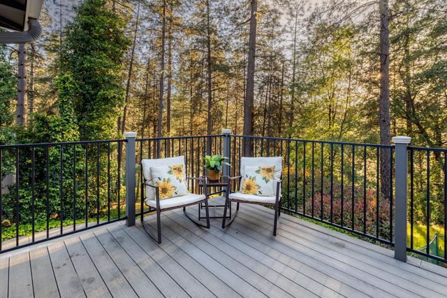 17082 Alioto Dr, Grass Valley, CA 95949