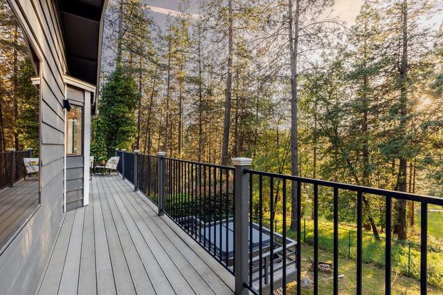 17082 Alioto Dr, Grass Valley, CA 95949