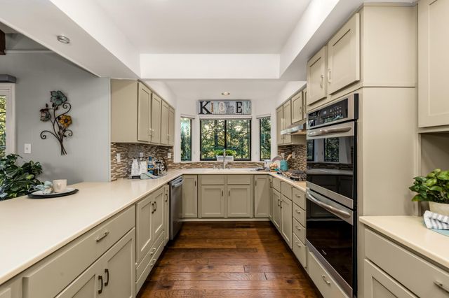 17082 Alioto Dr, Grass Valley, CA 95949