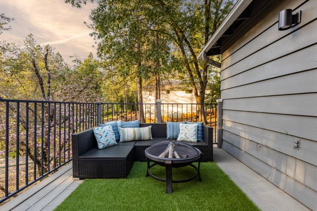 17082 Alioto Dr, Grass Valley, CA 95949