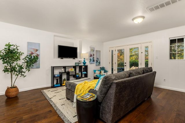 17082 Alioto Dr, Grass Valley, CA 95949