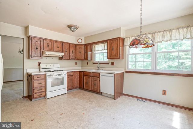 14 FLETCHER BLVD, Sicklerville, NJ 08081