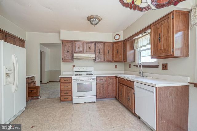14 FLETCHER BLVD, Sicklerville, NJ 08081