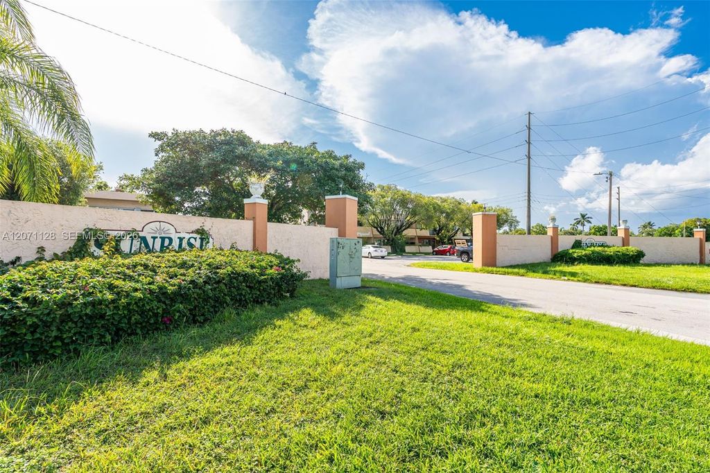 400 NE 18th Avenue 208, Homestead, FL 33033