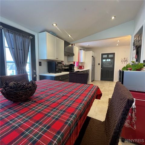 178 Marilyn Drive, Grand Island, NY 14072