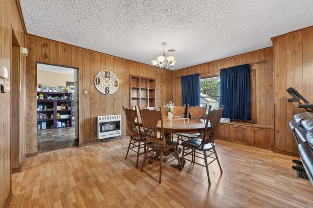 500 S Pecan Creek Trail, Valley View, TX 76272