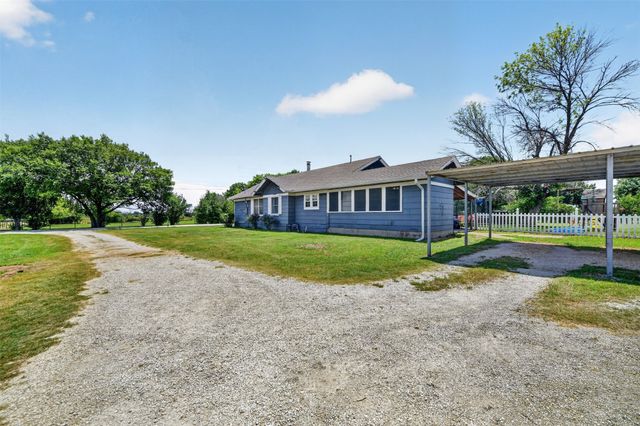 500 S Pecan Creek Trail, Valley View, TX 76272