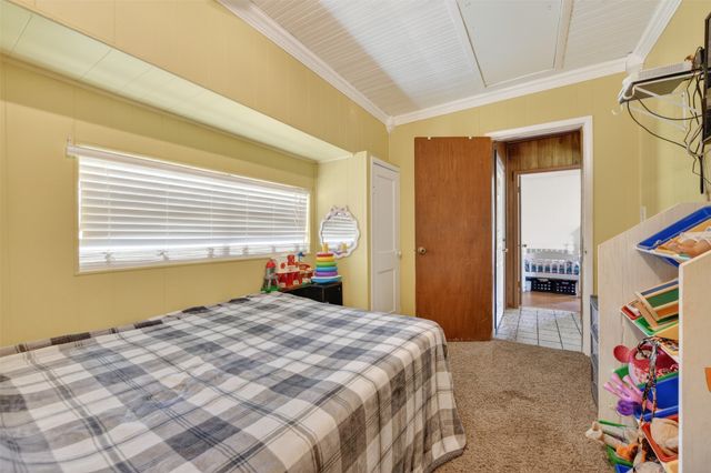 500 S Pecan Creek Trail, Valley View, TX 76272