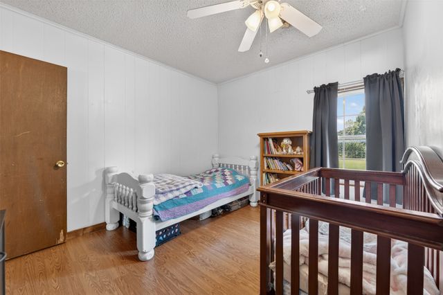 500 S Pecan Creek Trail, Valley View, TX 76272