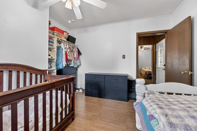 500 S Pecan Creek Trail, Valley View, TX 76272