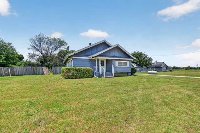 500 S Pecan Creek Trail, Valley View, TX 76272