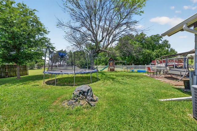500 S Pecan Creek Trail, Valley View, TX 76272