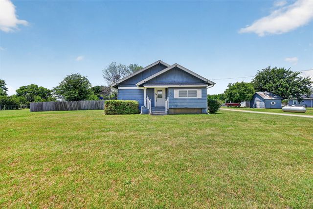 500 S Pecan Creek Trail, Valley View, TX 76272