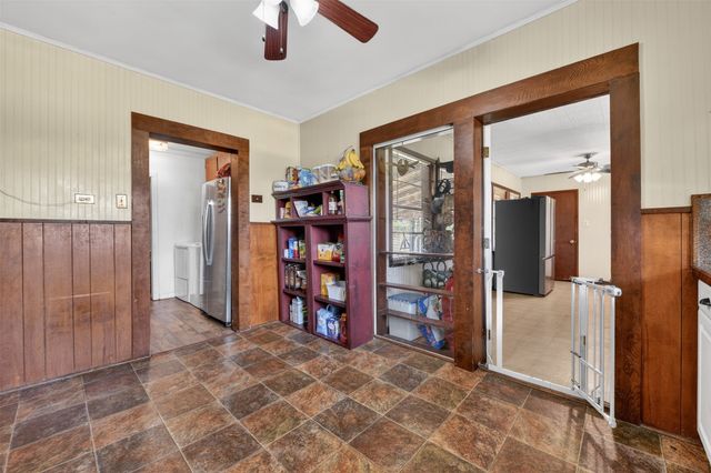 500 S Pecan Creek Trail, Valley View, TX 76272