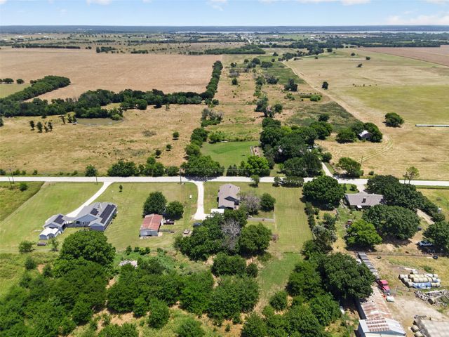 500 S Pecan Creek Trail, Valley View, TX 76272